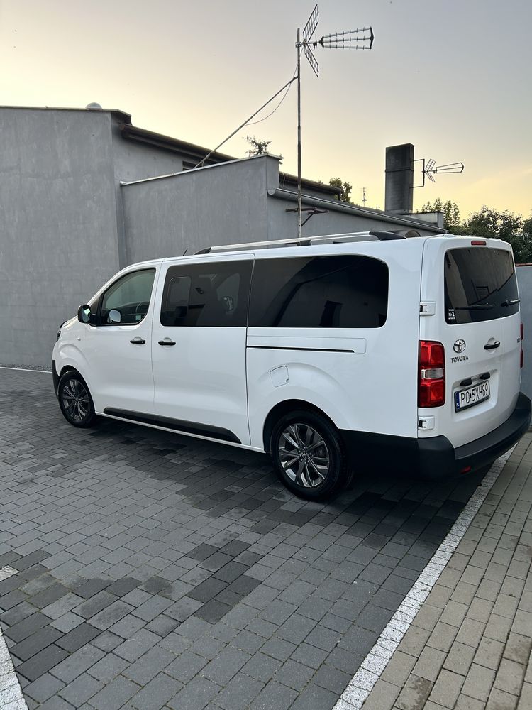 Wynajem busa 9 osobowego
