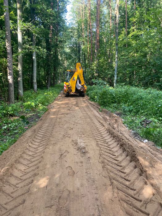 Usługi transportowe. Żwir piasek ziemia . Kruszywa drogowe .