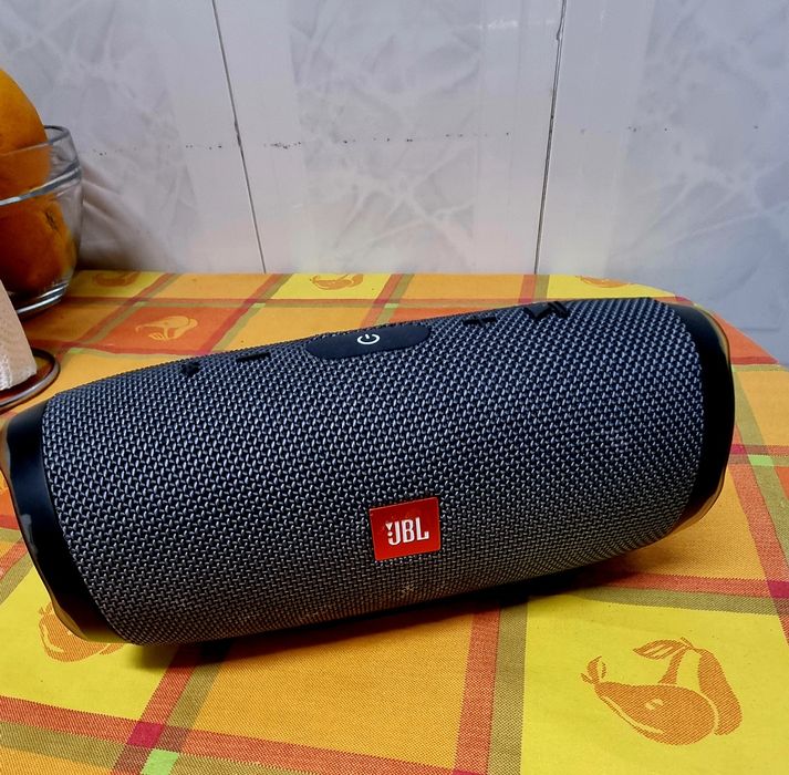 Coluna Bluetooth JBL Charge Essential