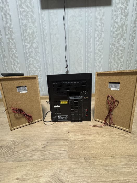 Музыкальный центр Lg .ретро