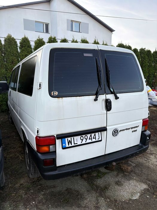 Sprzedam samochód VW T4 2,5TDi 9 osobowy