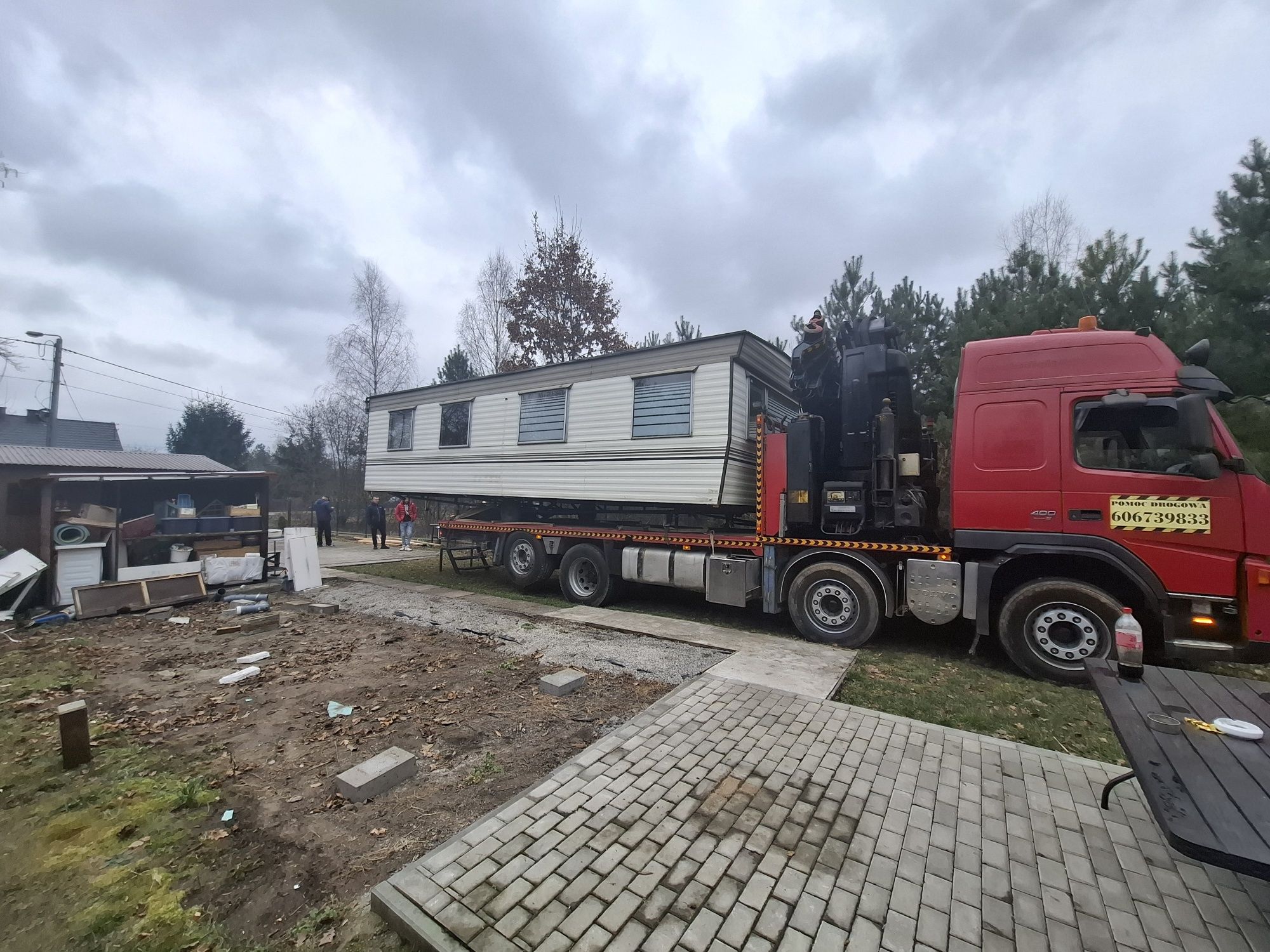 Transport HDS 15Ton kontenerów, małych domków ,garaży.