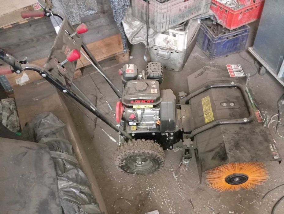 zamiatarka NAC SPALINOWA LONCIN 196cm3 NAPĘD 80 CM