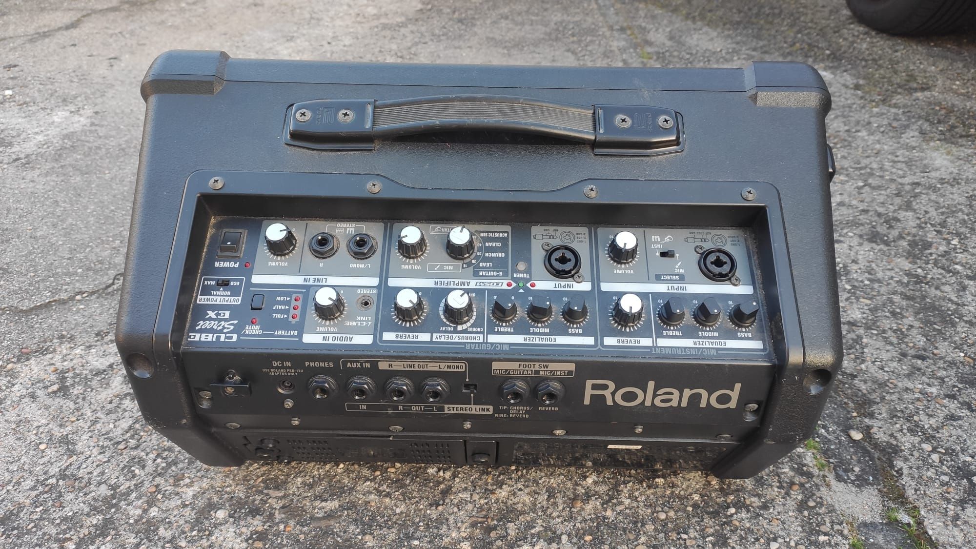 Amplificador Roland Cube Street Ex