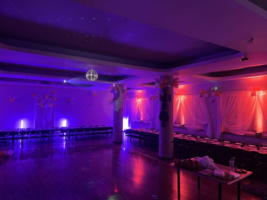 Wynajem sprzętu oświetleniowego, wytwornic dymu i nagłośnienia JBL