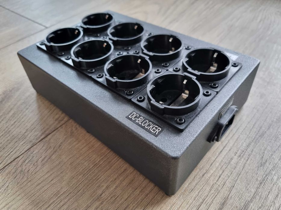Tomanek TAP8 z DC blokerami - listwa zasilająca do sprzętu audio