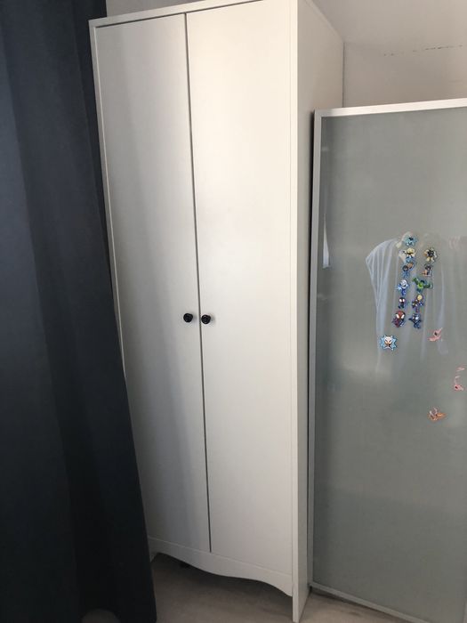 Biała szafa Ikea