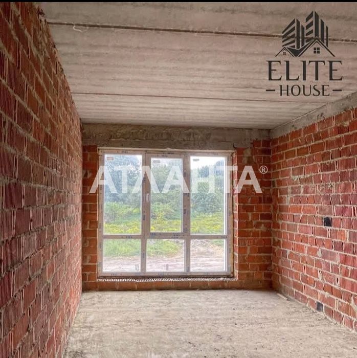 Танхаус зданий+ 2 гаражі з документами