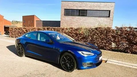 Tesla Model S 90D