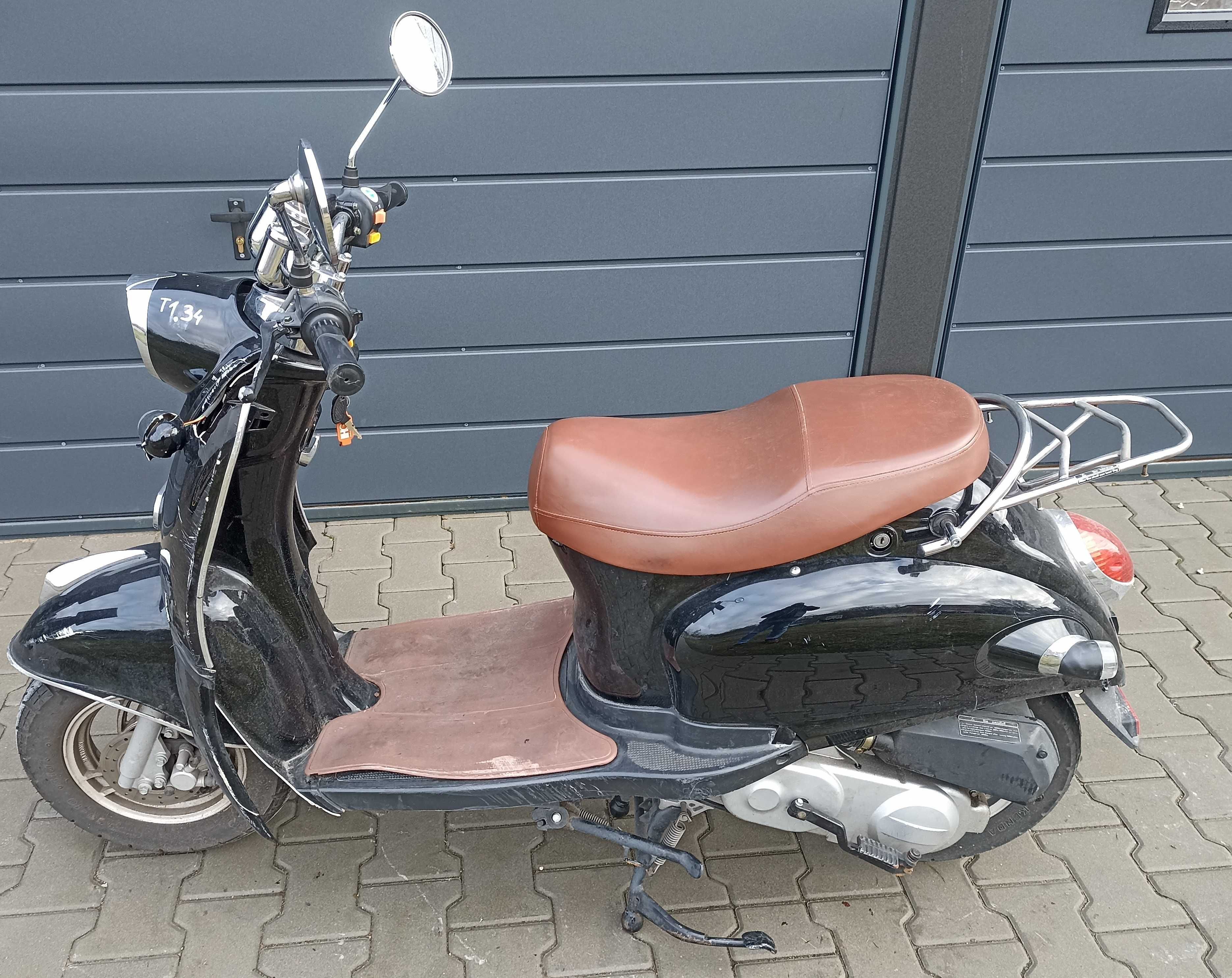 Skuter Retro CZTEROSUW WTRYSKOWY 50cm3 2020rok