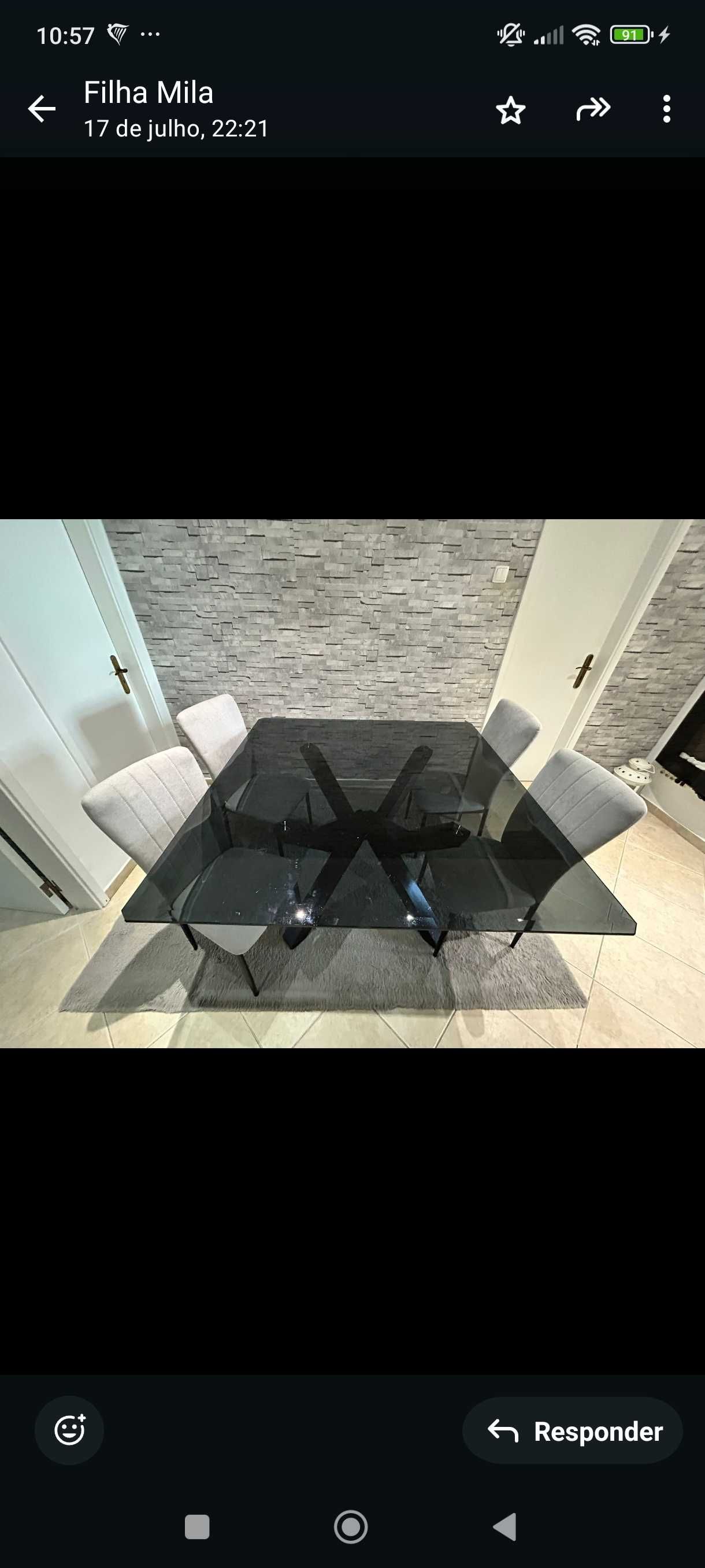 Mesa com 4 cadeiras