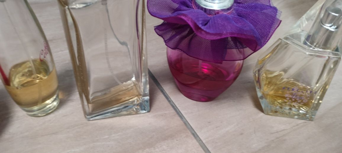 8 sztuk perfum używanych