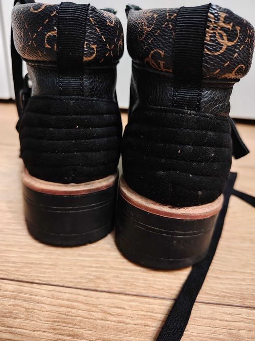 Buty trapery Guess