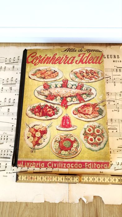 Cozinheira Ideal Alda Azevedo - Livro Culinária Antigo 
de Alda de Aze