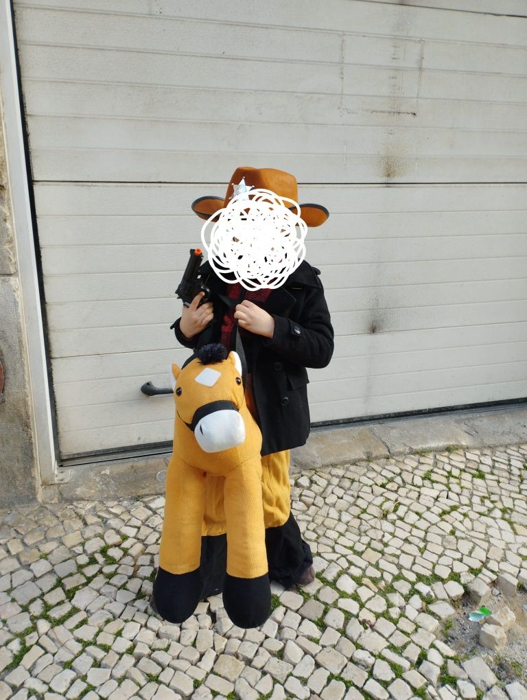 Fato carnaval cavalo tamanho 4 a 7 anos.