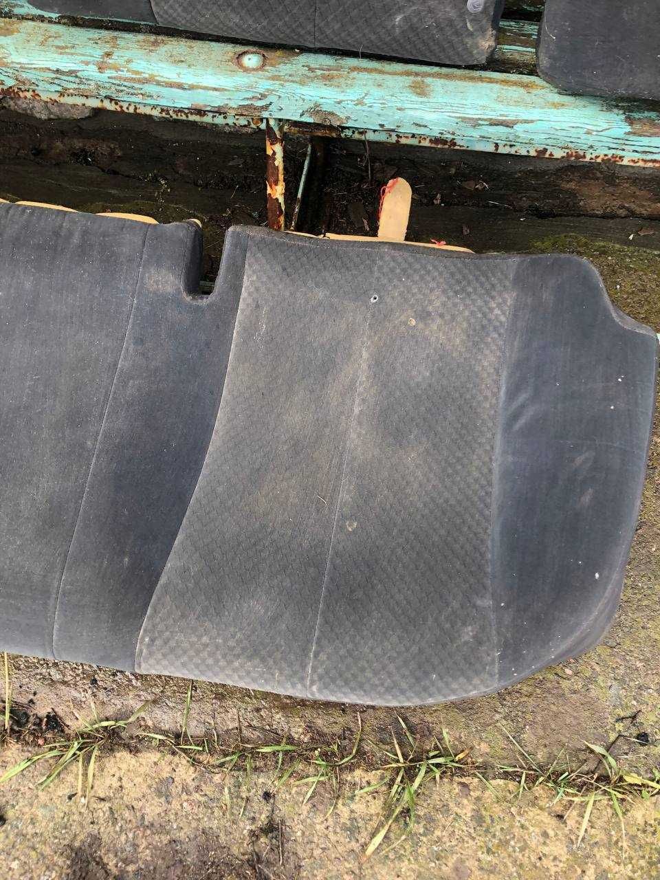 Задний ряд сидений Toyota Camry 40