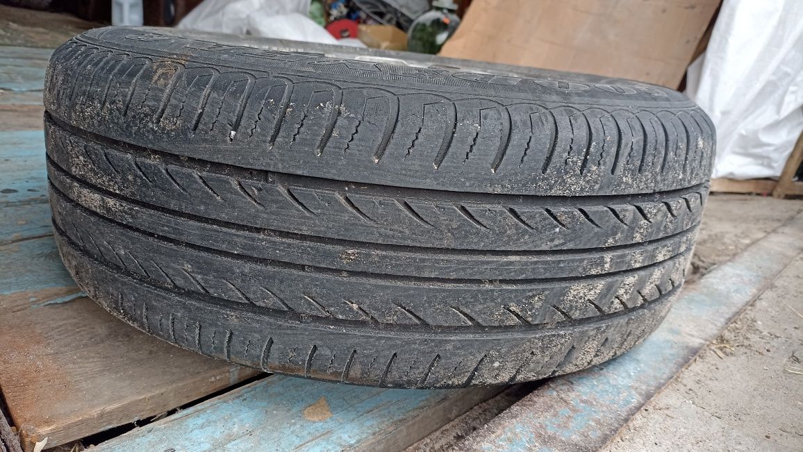 Продам покришки з дисками 205/50R16літо б.у