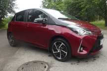 Toyota Yaris Hybrid serwisowana, mały przebieg, automat, bdb stan