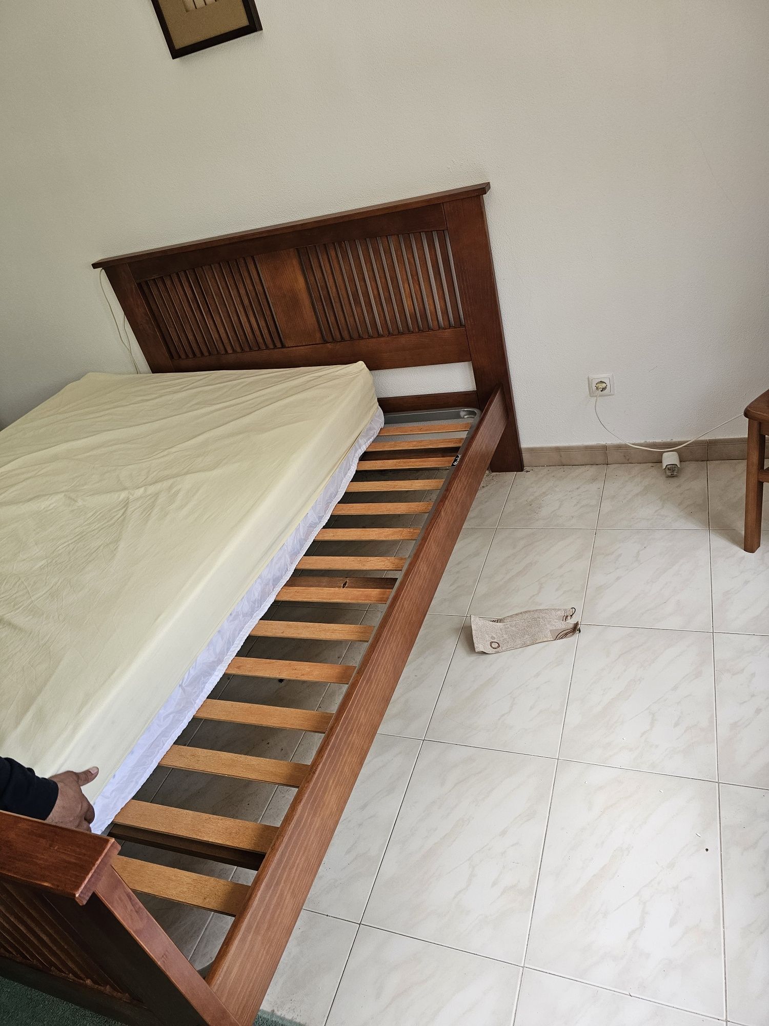 Cama de casal com colchão