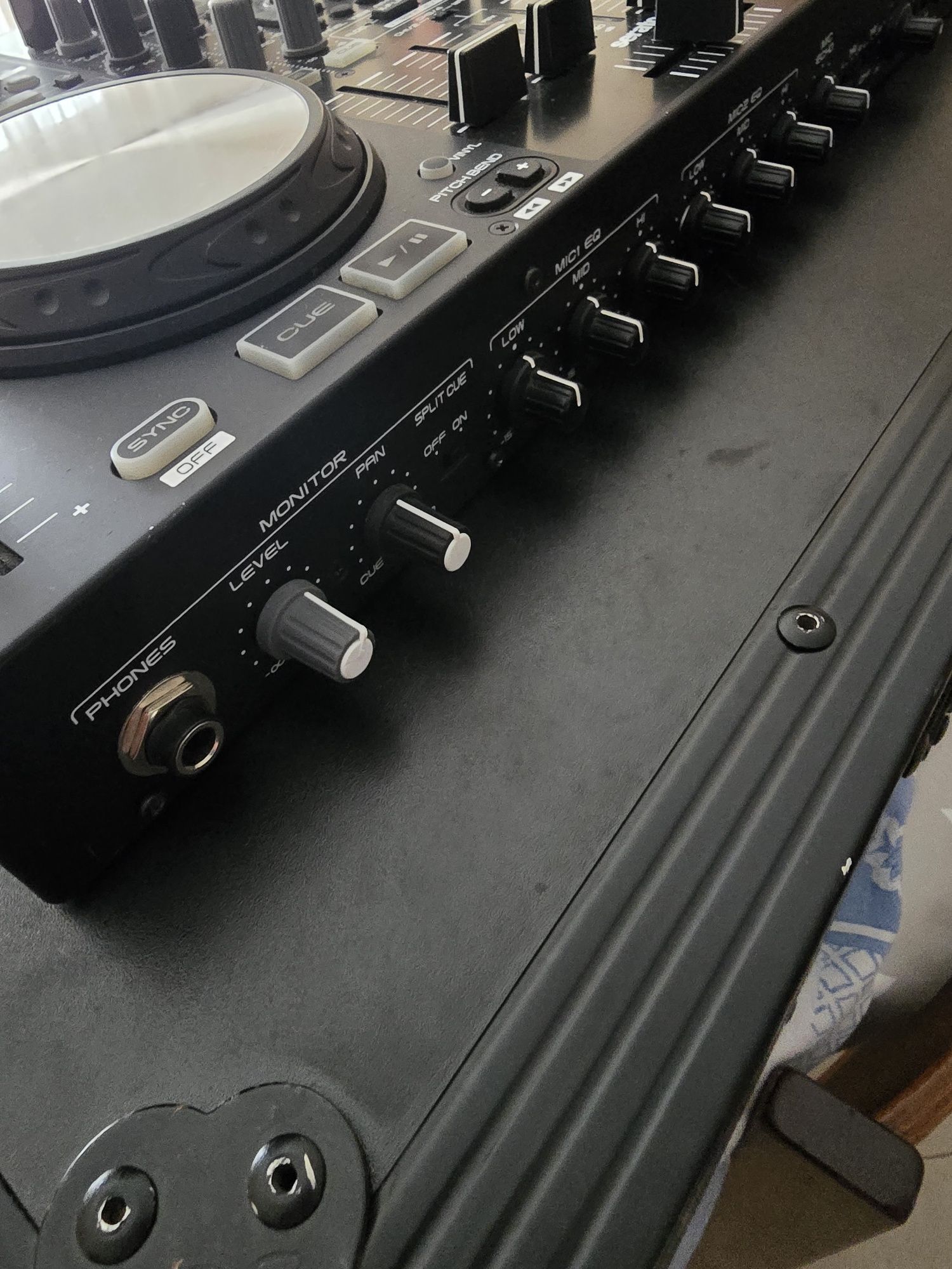 Denon MC6000 MKII
