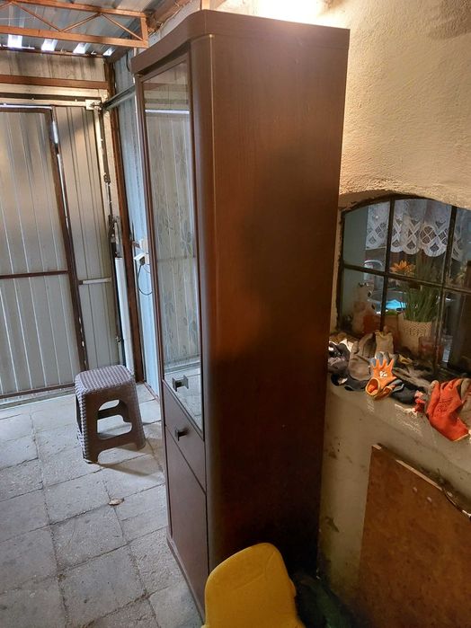 Szafa witrynka zadbana