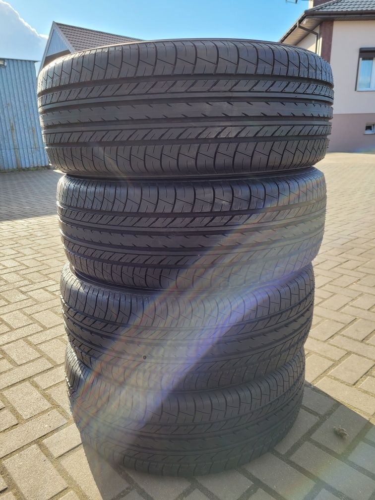 Komplet Nowych Opon Letnich YOKOHAMA BLUEARTH E70 225/55 R18 Dot 19