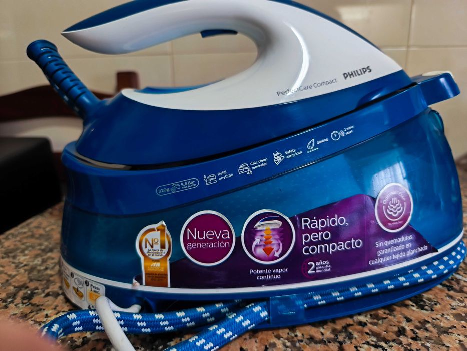 Ferro de engomar com caldeira Philips