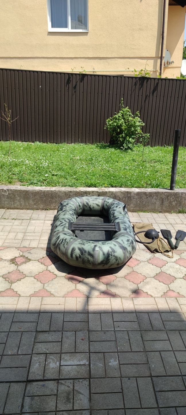 Лодка човен лисичанка стриж