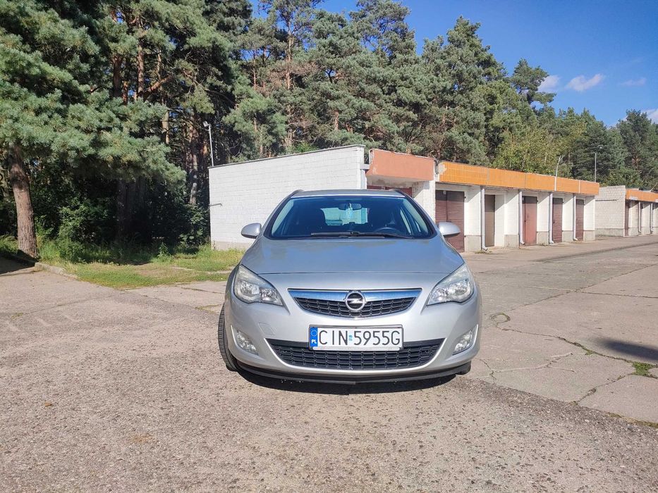 Opel Astra J Sports Tourer Benzyna  LPG/ butla ważna do 2032 85 Kw