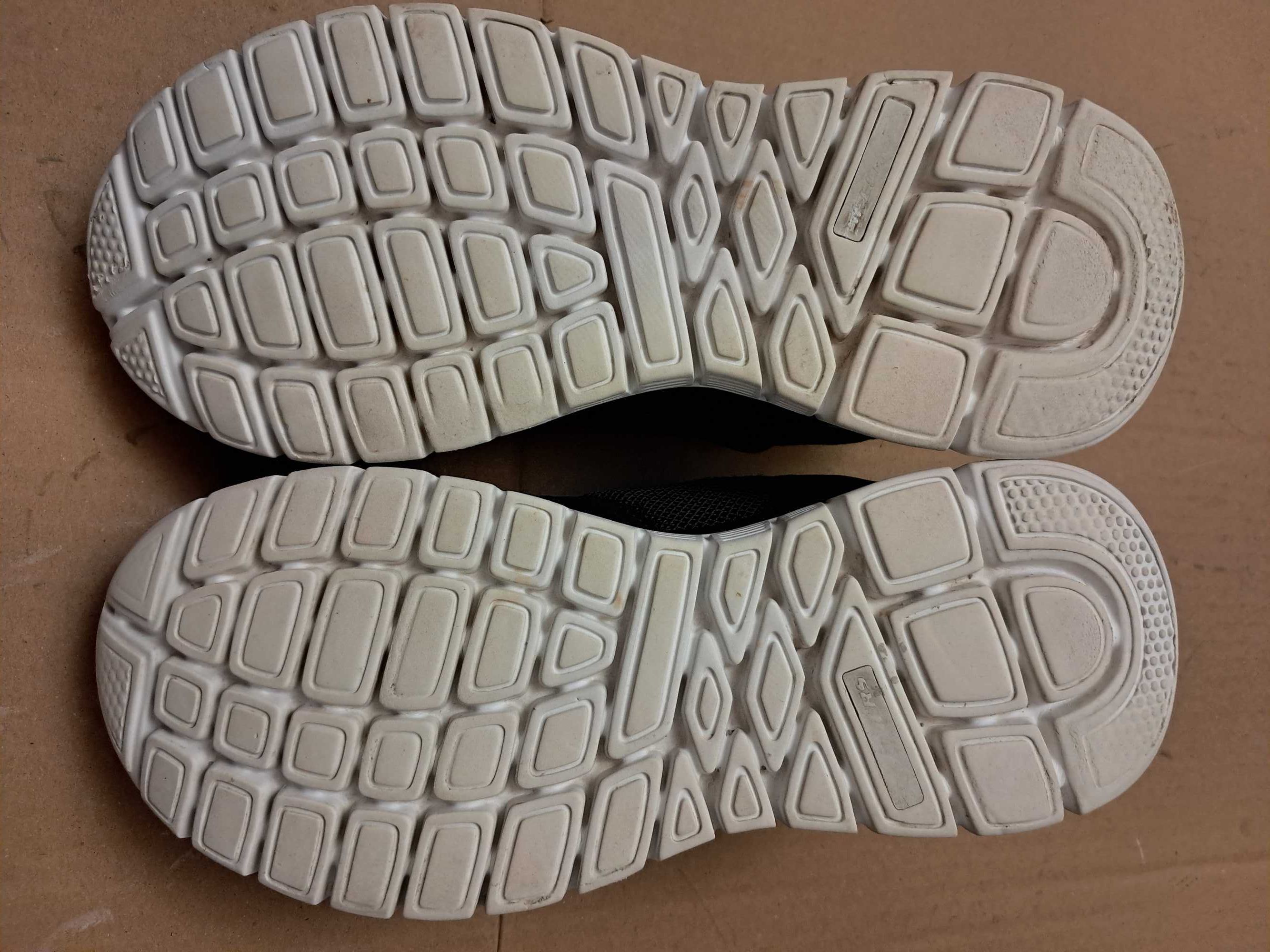 Кроссовки Skechers оригинал размер 41 стелька 27см