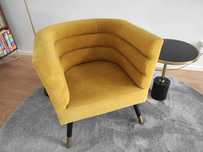 Cadeirão + mesa de apoio novos