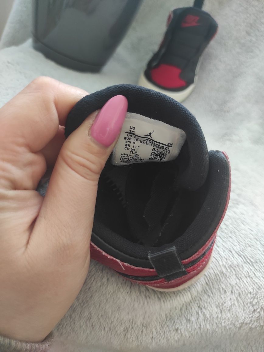 Obuwie chłopięce Nike Air Jordan 1 Crib bootie rozmiar 18,5 wkładka 9