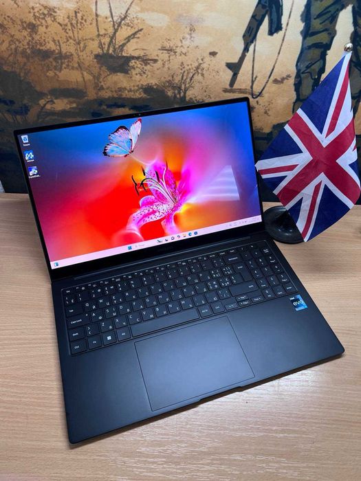Samsung Galaxy Book2 Pro 950XED-K1  15.6"AMOLED i5-1240P 8/512Gb АКG