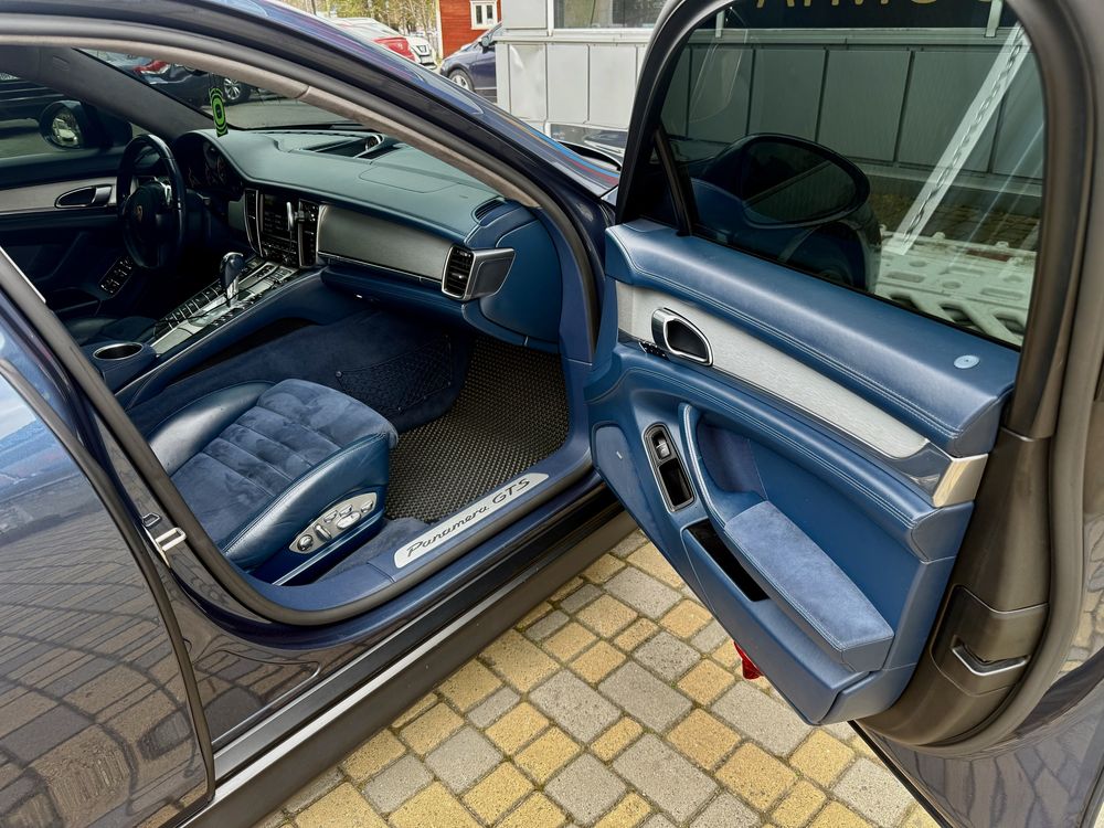 Porsche panamera GTS 4.8 2012
