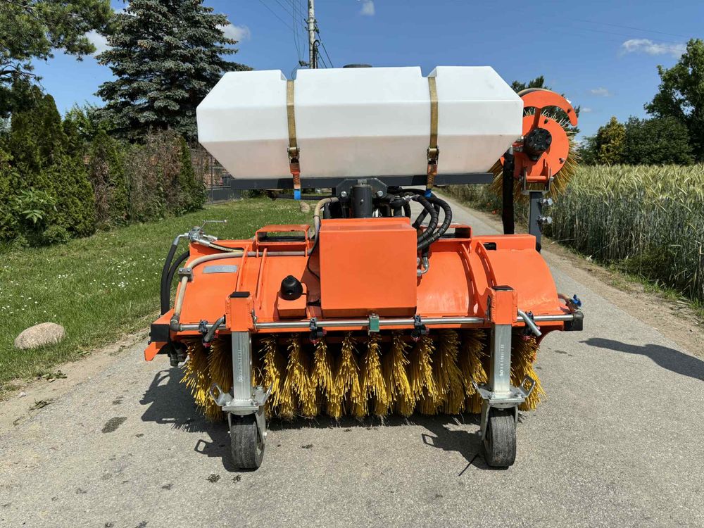 Zamiatarka przemyslowa ZML 120 Moderntech
