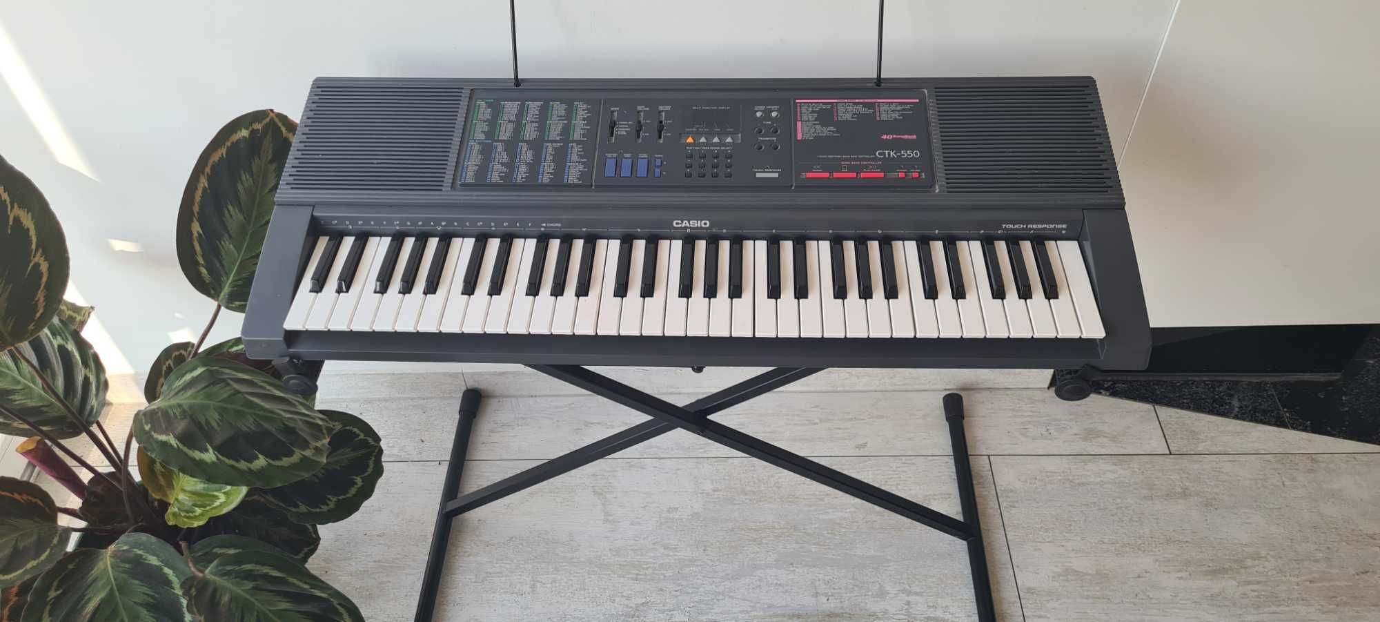 Casio Keyboard model CTK-550 + statyw