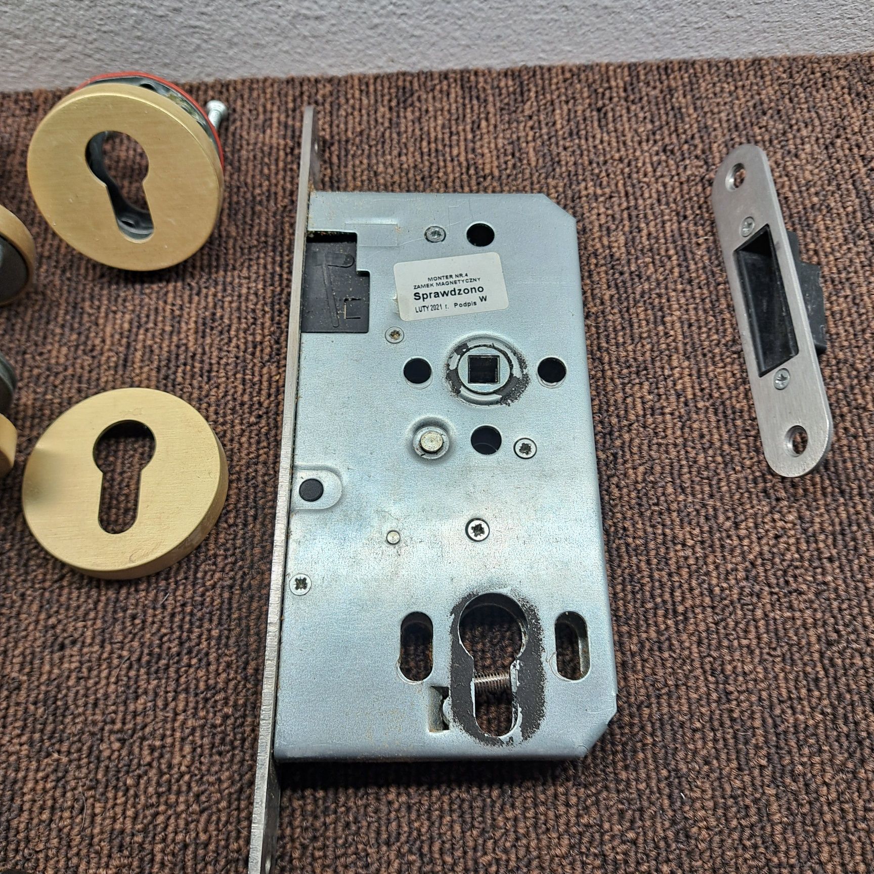 Zamek magnetyczny assa abloy