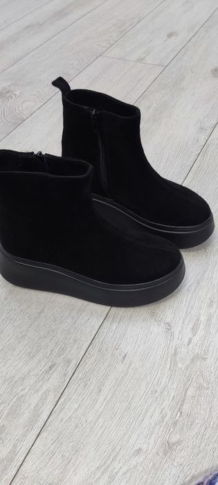 Жіноче взуття з натуральної замші