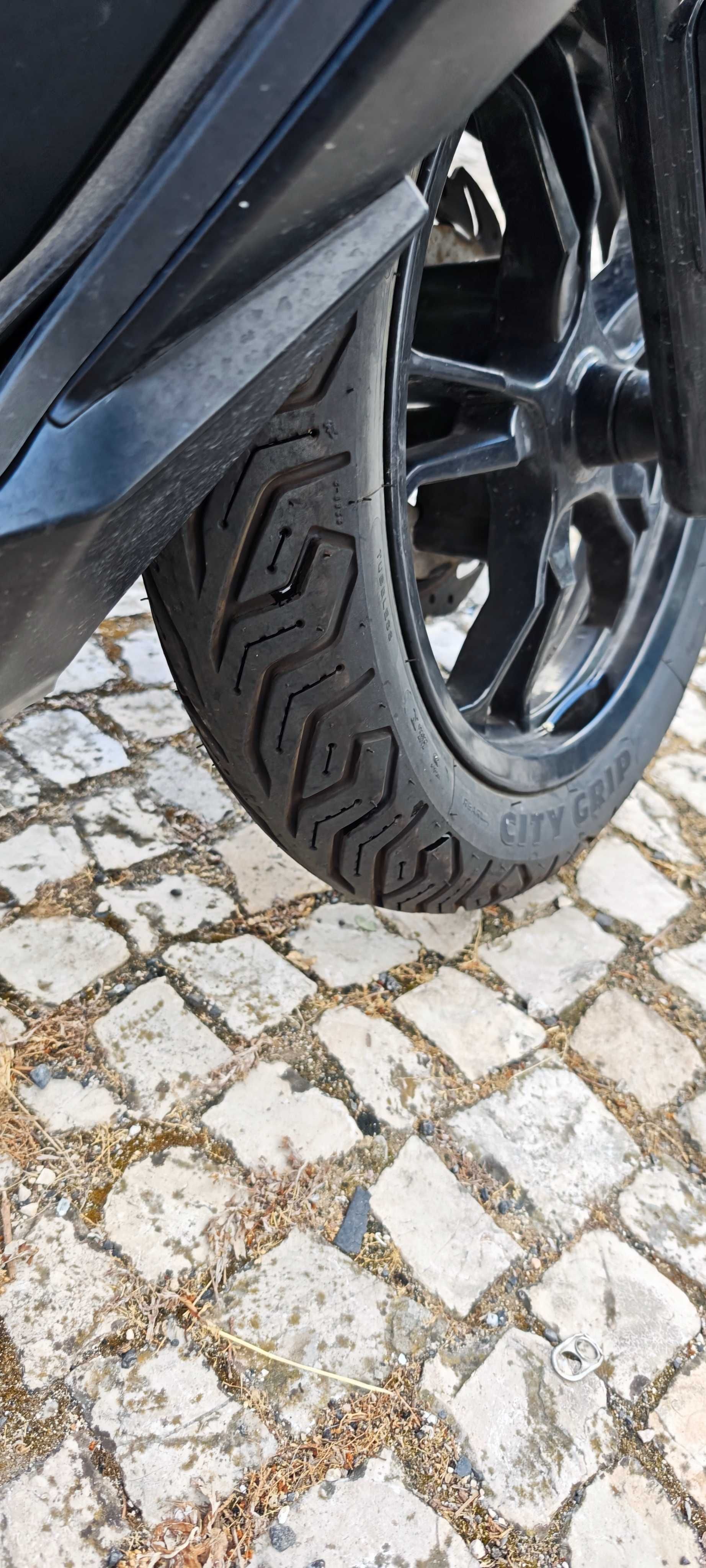 Scooter usada poucos km, a melhor scooter do mercado.