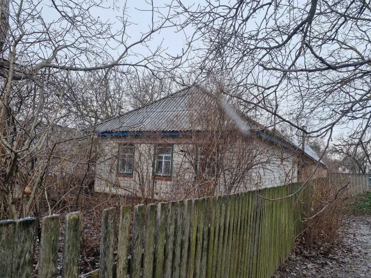 Приватний будинок на рівній ділянці