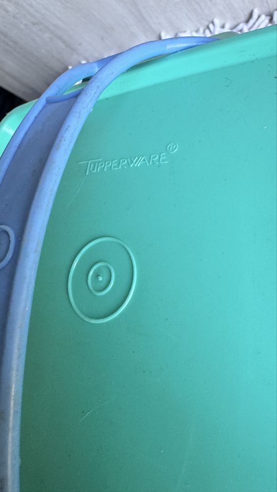 Pojemniki na jedzenie Tupperware