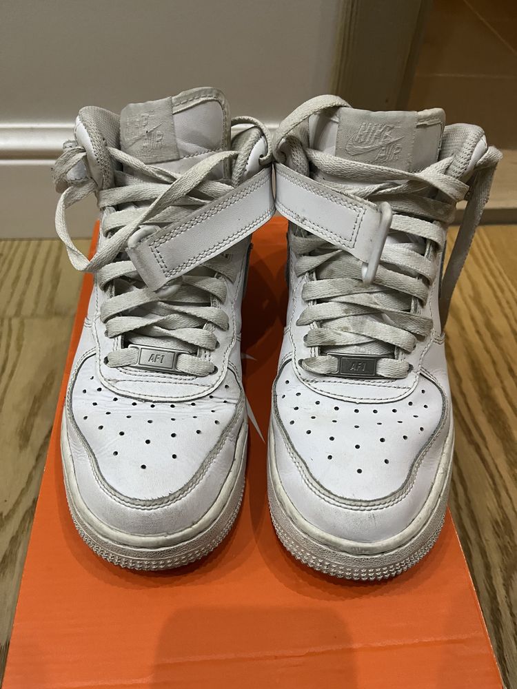 Кроссовки кожаные оригинал Nice air force 1 35.5р