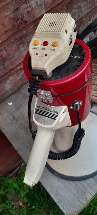 Megafon przenośny tuba