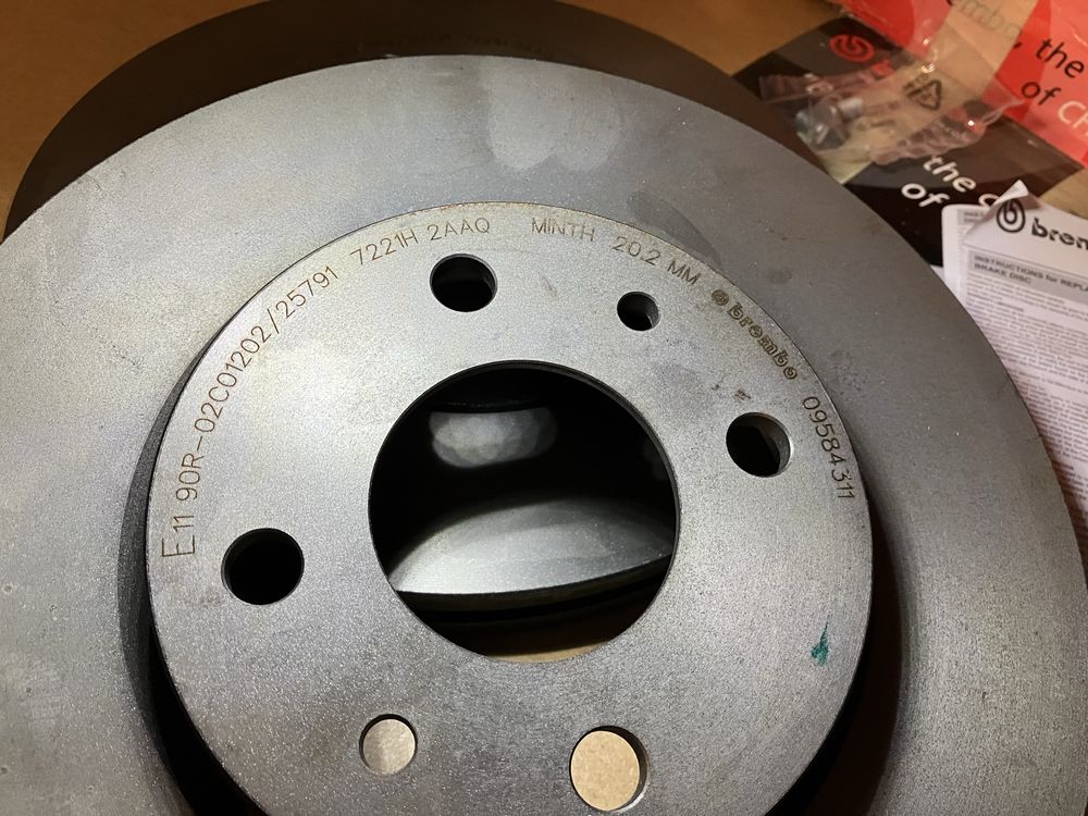 Brembo 09.5843.11 Tarcze hamulcowe wentylowane