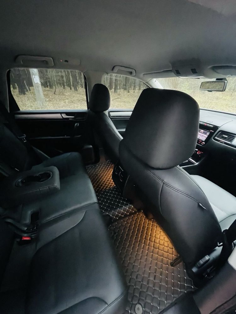 Продам Volkswagen Touareg 3.0TDI 2012 рік