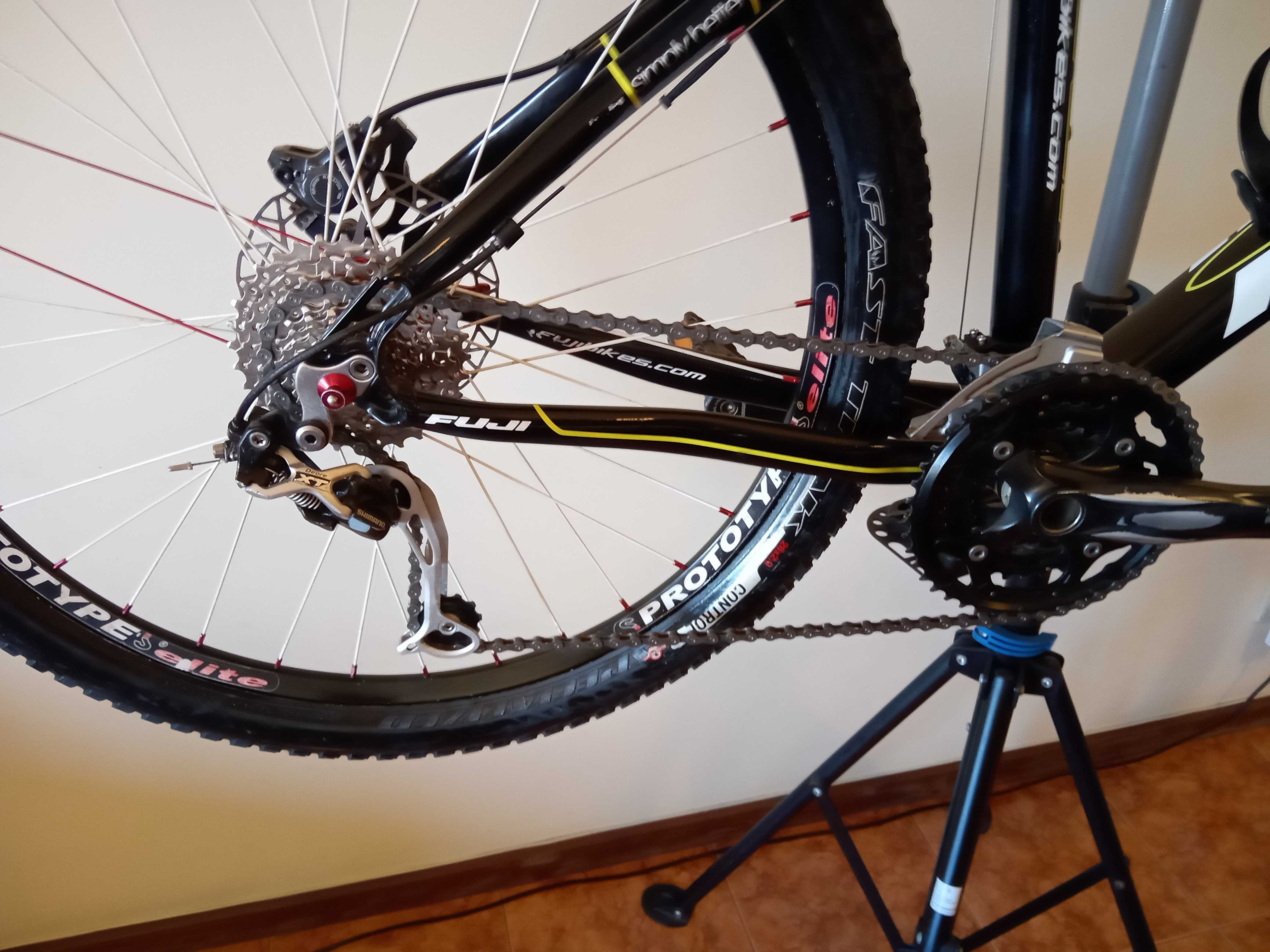 Bicicleta BTT FUJI