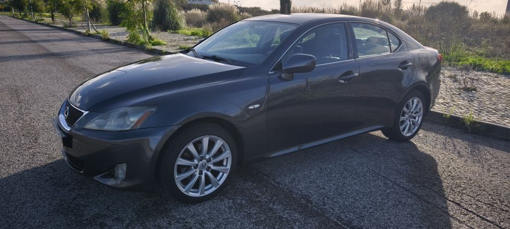 Lexus IS220d 2006 Pneus novos
