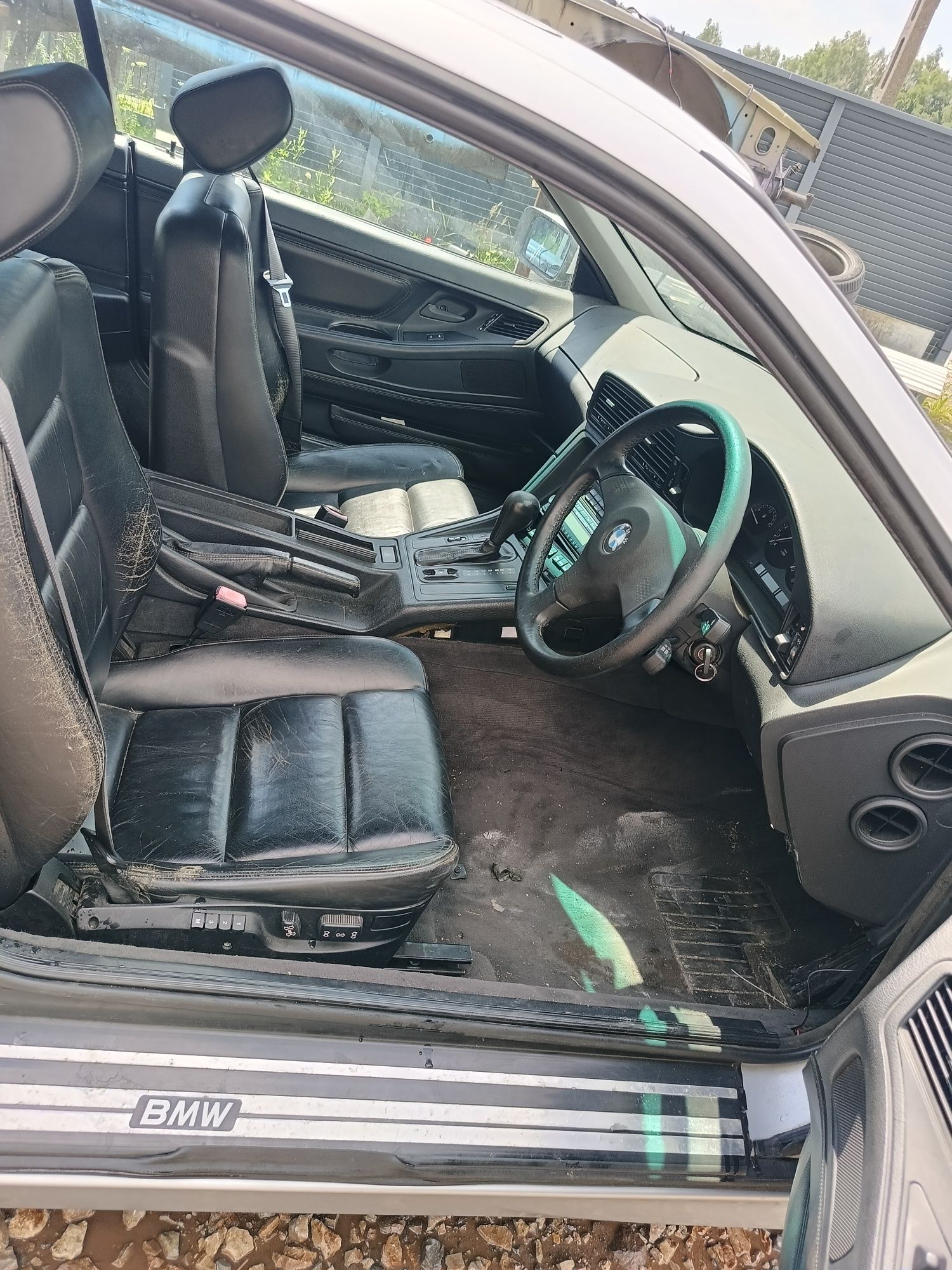 BMW 850 e31  v12 5.0