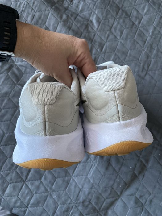 Жіночі кросівки Nike Revolution 7 для бігу