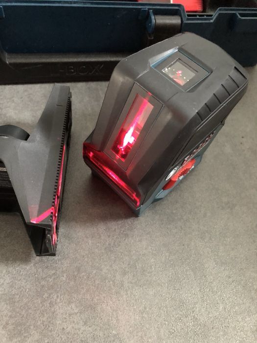 Лінійний нівелір Bosch GCL 2-15